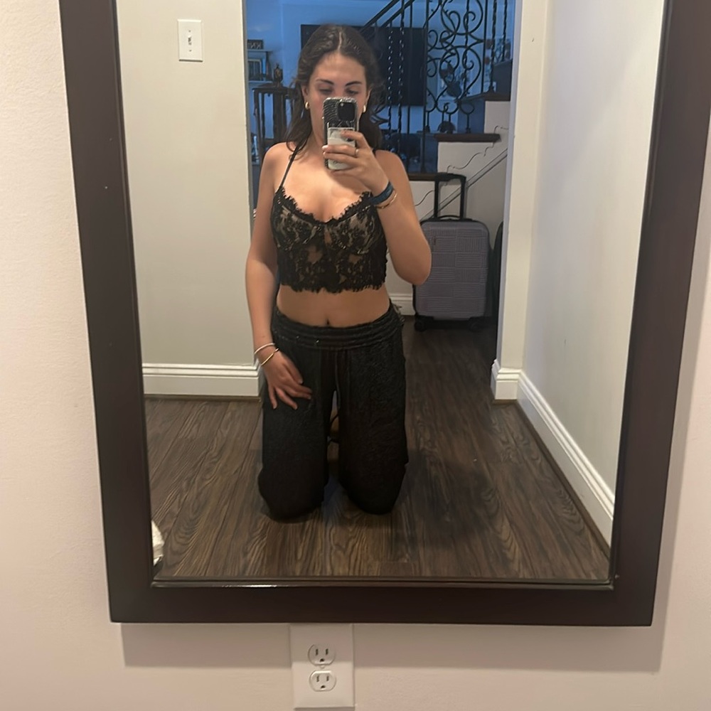 White fox lace crop top